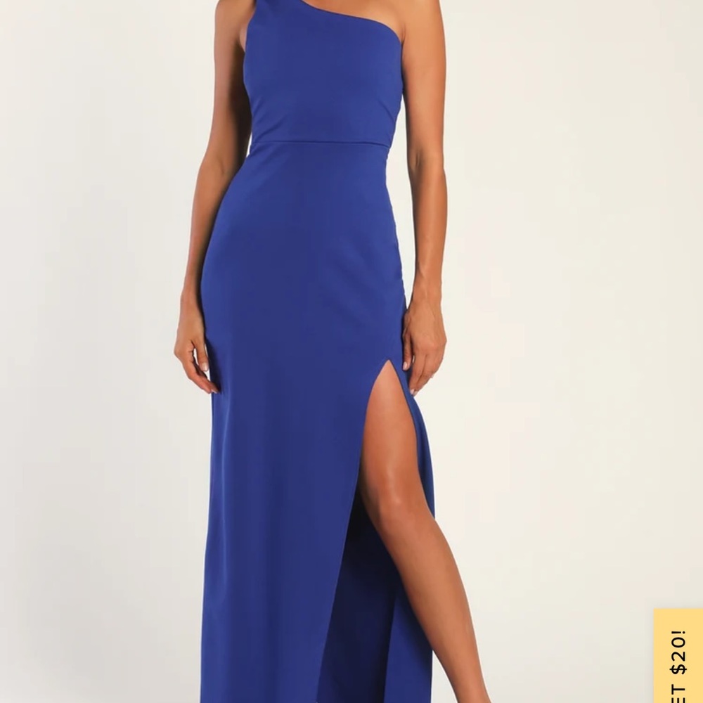 Blue Lulu’s maxi dress